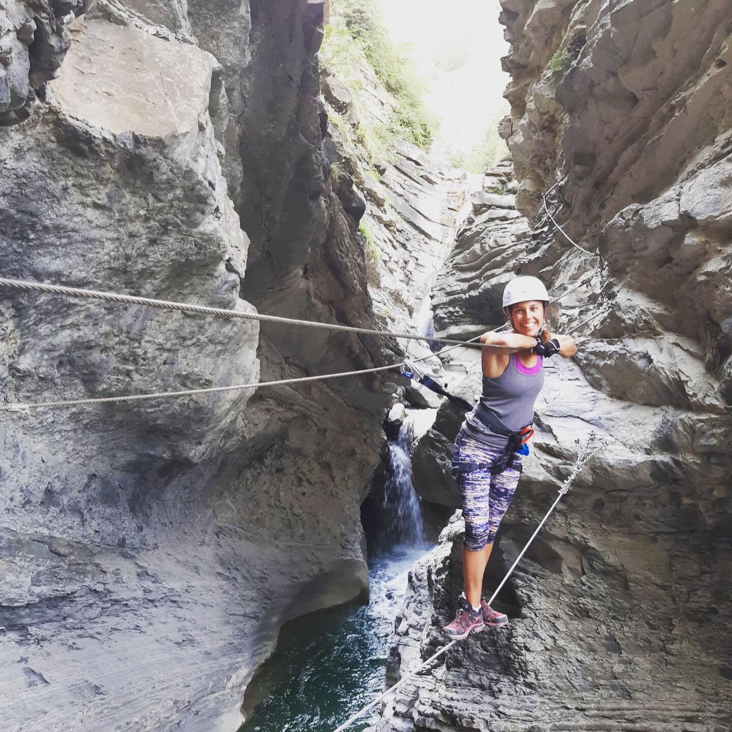 Puente tibetano en la Ferrata del Sorrosal